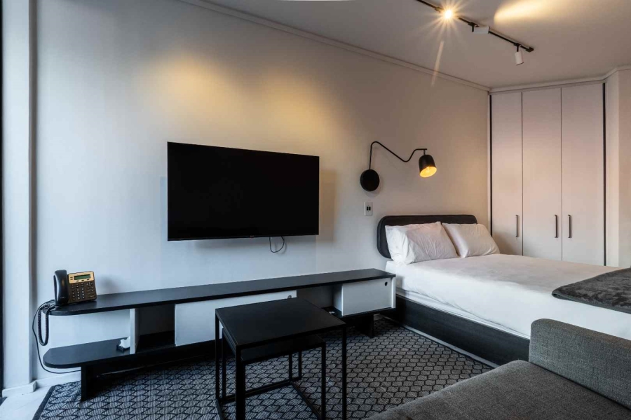 1 Bedroom Property for Sale in Sea Point Western Cape